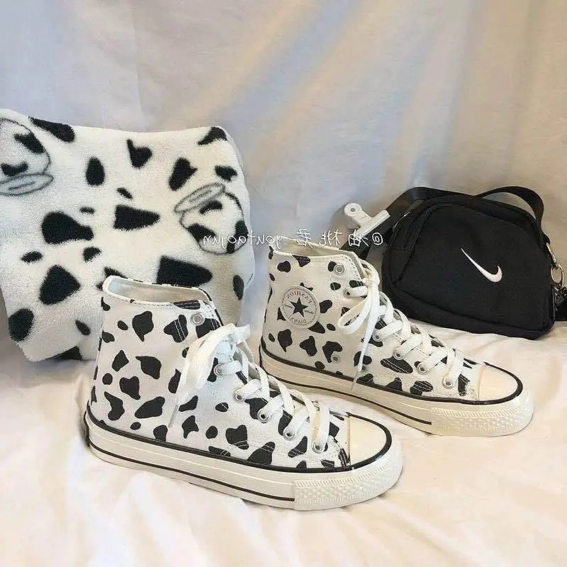 Milk Spots Hand-painted Canvas Shoes AD11704